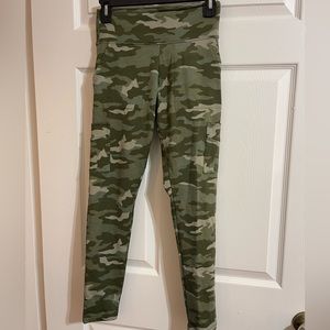 pink active leggings camo